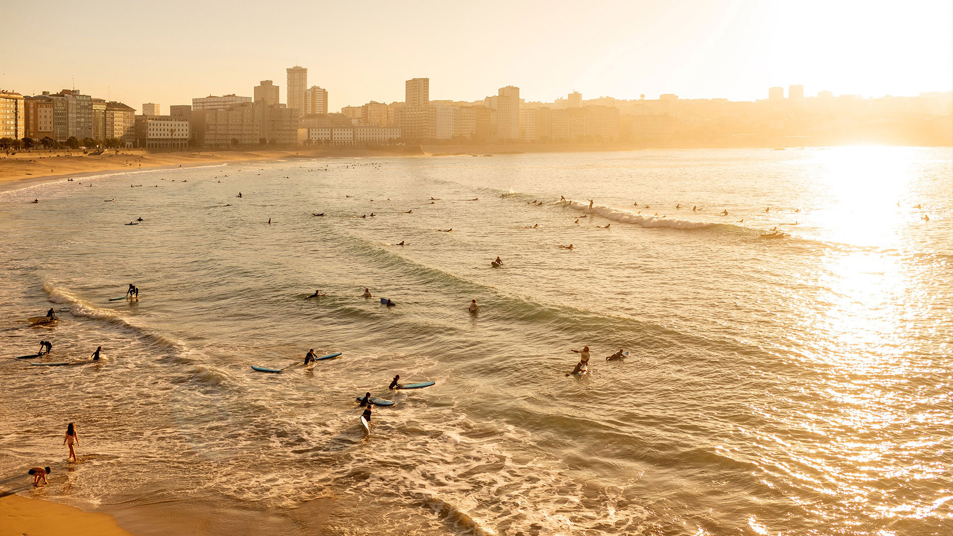 Surfistas en A Coruña