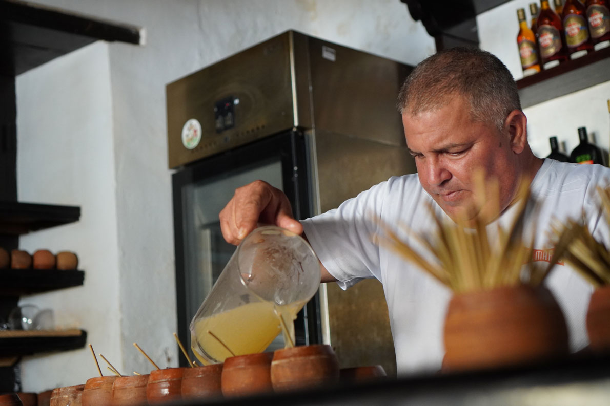 sí se prepara la canchánchara: el cóctel cubano con origen en la época colonial