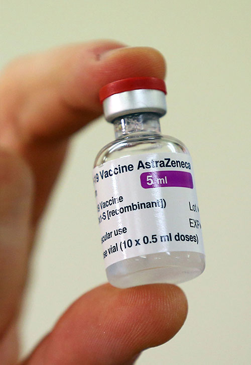 Una dosis de la vacuna de AstraZeneca | © Gareth Fuller / AP Photo / GTres