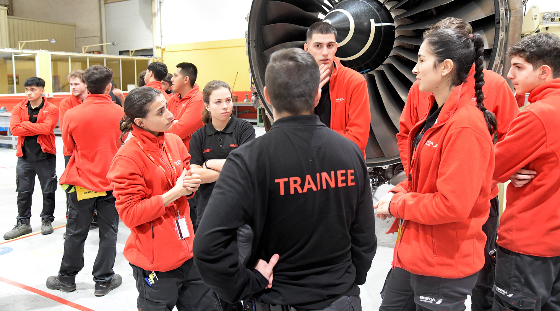 Alumnos del FP Dual de Mantenimiento Aeromecánico