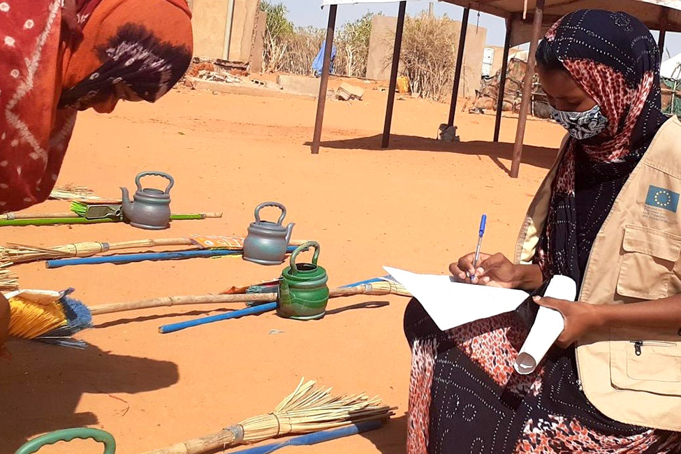 El apoyo de la Comisión Europea nos permite entregar materiales de limpieza e higiene, útiles para el lavado de manos y sistemas para tratar el agua y almacenarla | © Equipo Acción contra el Hambre Mauritania