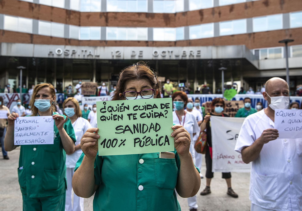 Sanitarios del Hospital 12 de Octubre demuestran su apoyo a la sanidad pública | © Daniel González/GTRES